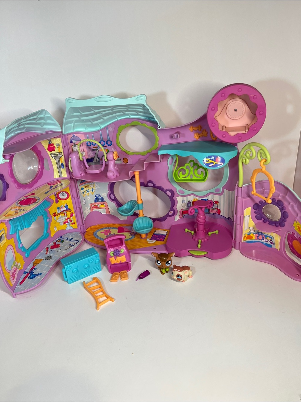 2007 Littlest Pet Shop LPS Tail Waggin' Fitness Clubhouse Playset #682 #683 Vtg